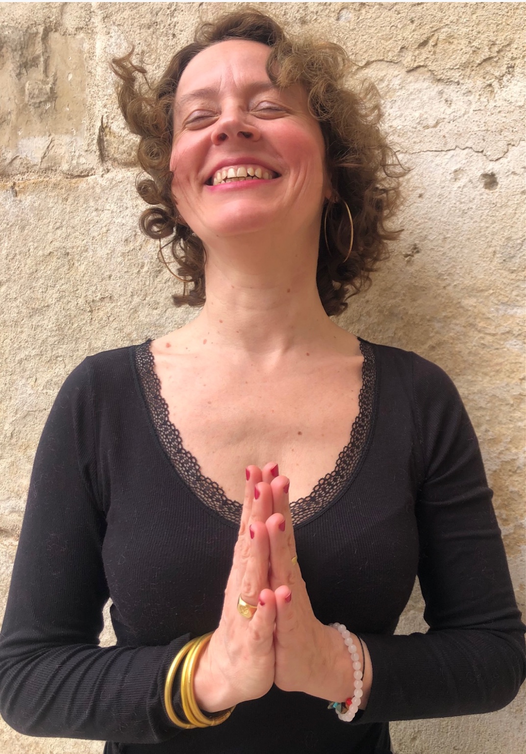 Marine, professeure de yoga Iyengar